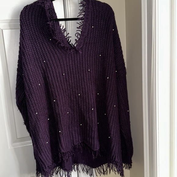 Purple and pearl wild fox oversize sweater - Picture 2 of 2